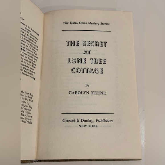Vintage 1934 The Dana Girls - The Secret at Lone Tree Cottage by Carolyn Keene - Picture 5 of 14